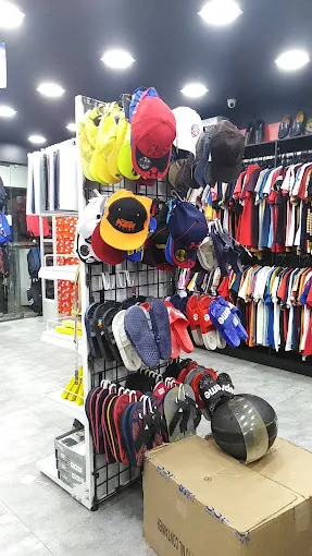 Snipes mens wear Choolaimedu